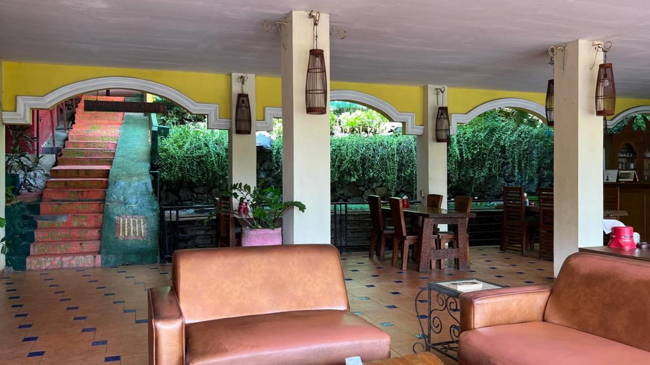 Centro Bajo Hotel&Resto Labuan Bajo Exterior foto