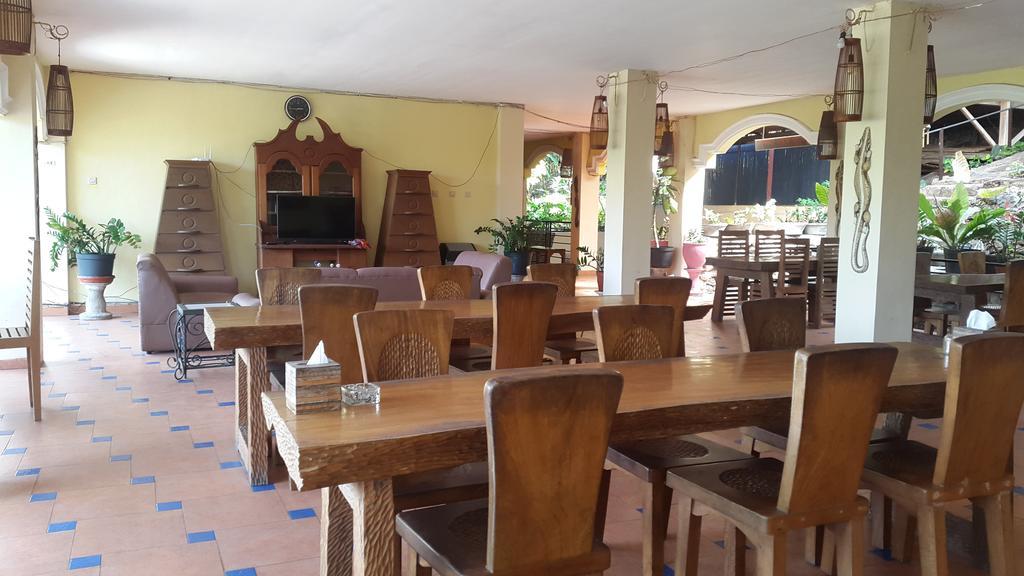 Centro Bajo Hotel&Resto Labuan Bajo Exterior foto
