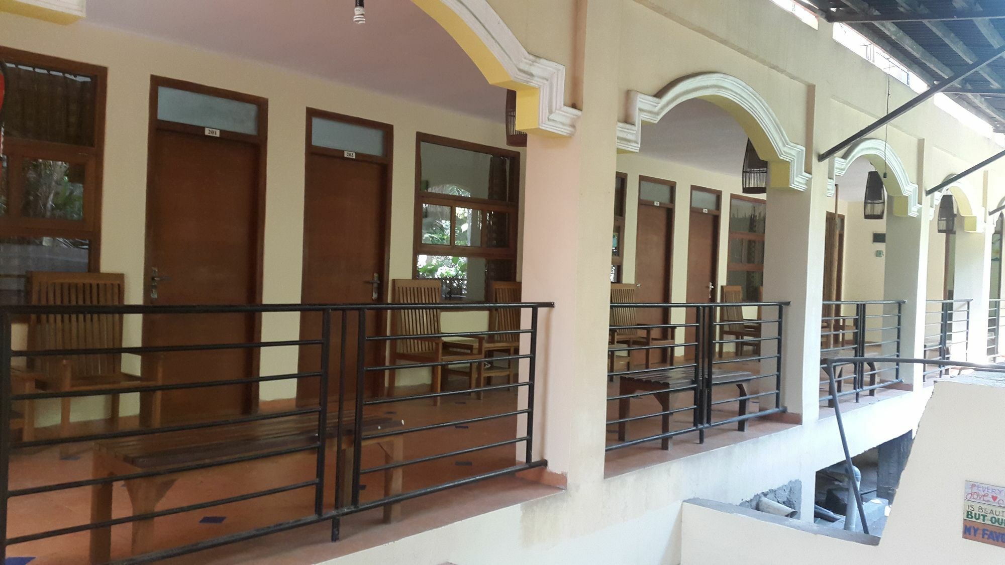 Centro Bajo Hotel&Resto Labuan Bajo Exterior foto