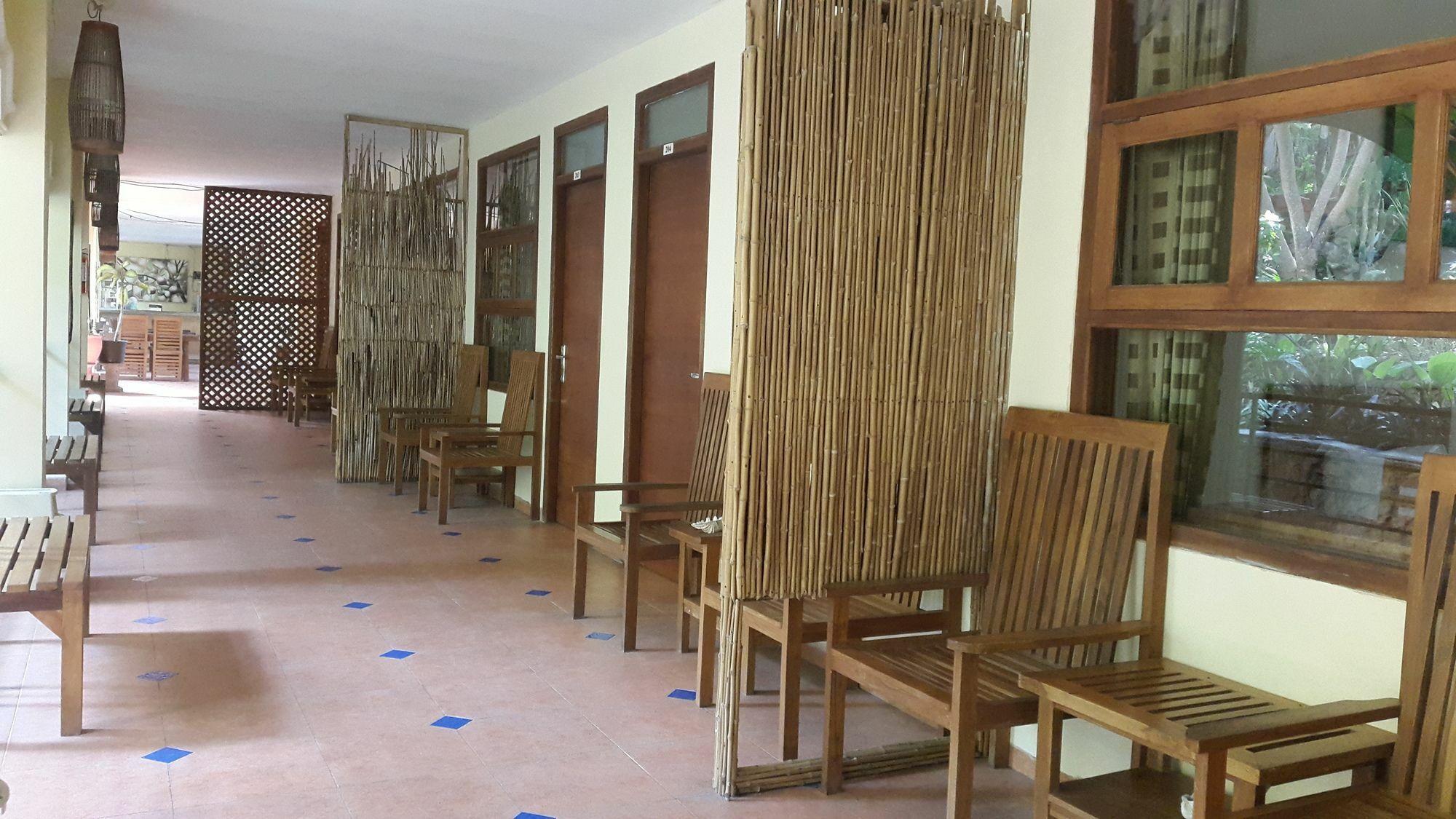 Centro Bajo Hotel&Resto Labuan Bajo Exterior foto